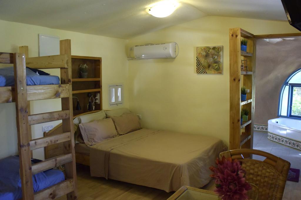 Dutch Farm Israel Bed & Breakfast Sede Zevi Exterior photo